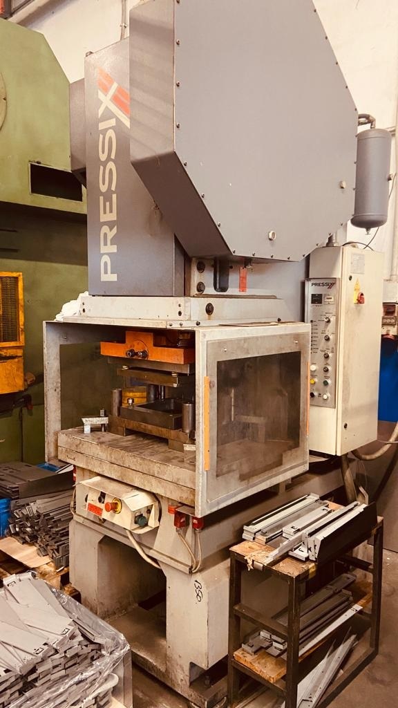 EKSCENTRIČNA STISKALNICA PRESSIX T100 CRN 4