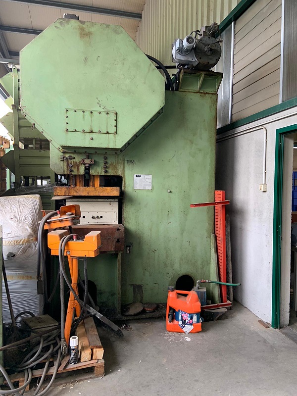 EKSCENTRIČNA STISKALNICA ZANI 160t